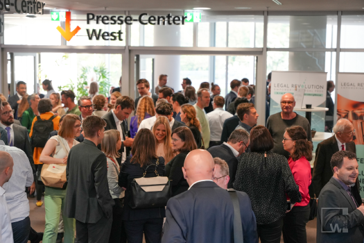 Picture009_LEGAL_REVOLUTION_2023